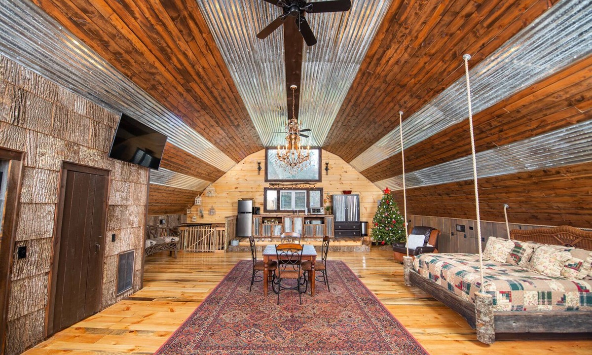 Sugar Grove Cabin | Starry Nights Farm Stay Fishing and Petting Zoo?