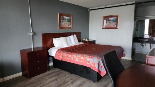 Lansing Hotel | Starway Inn