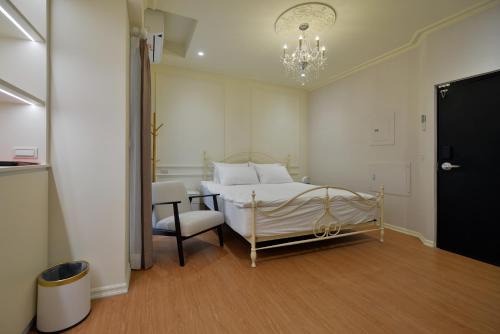 Tainan City Centre Hotel | Station B&B