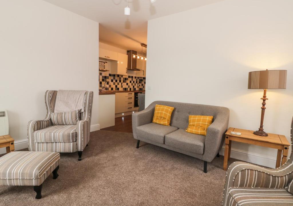 Pickering Apartment | Station View