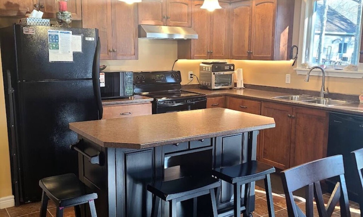 Point Clark House | Stay in Canada! Come to Lake Huron 4 your vacation, there's lots to see and do!