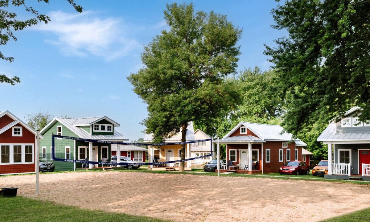 Okoboji House | Stay in Okoboji’s Theatre District | Boutique Cottage Collection