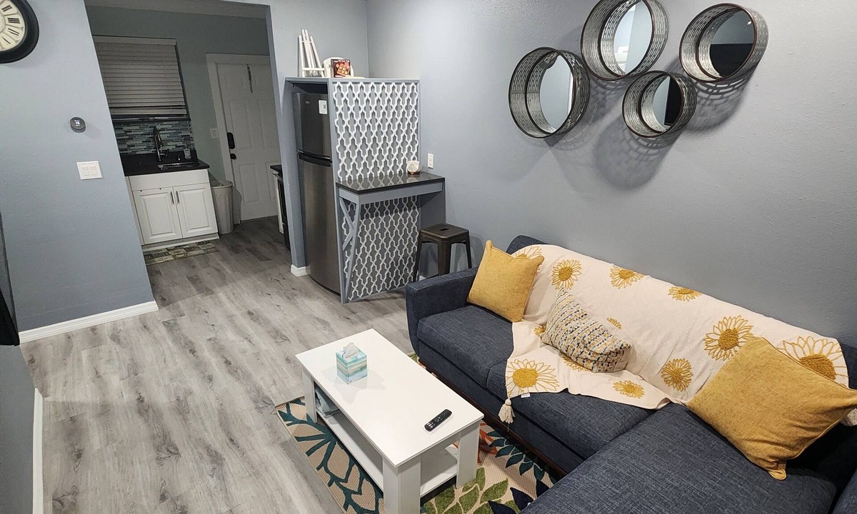 Melbourne Apartment | Stay minutes from Downtown and beaches!