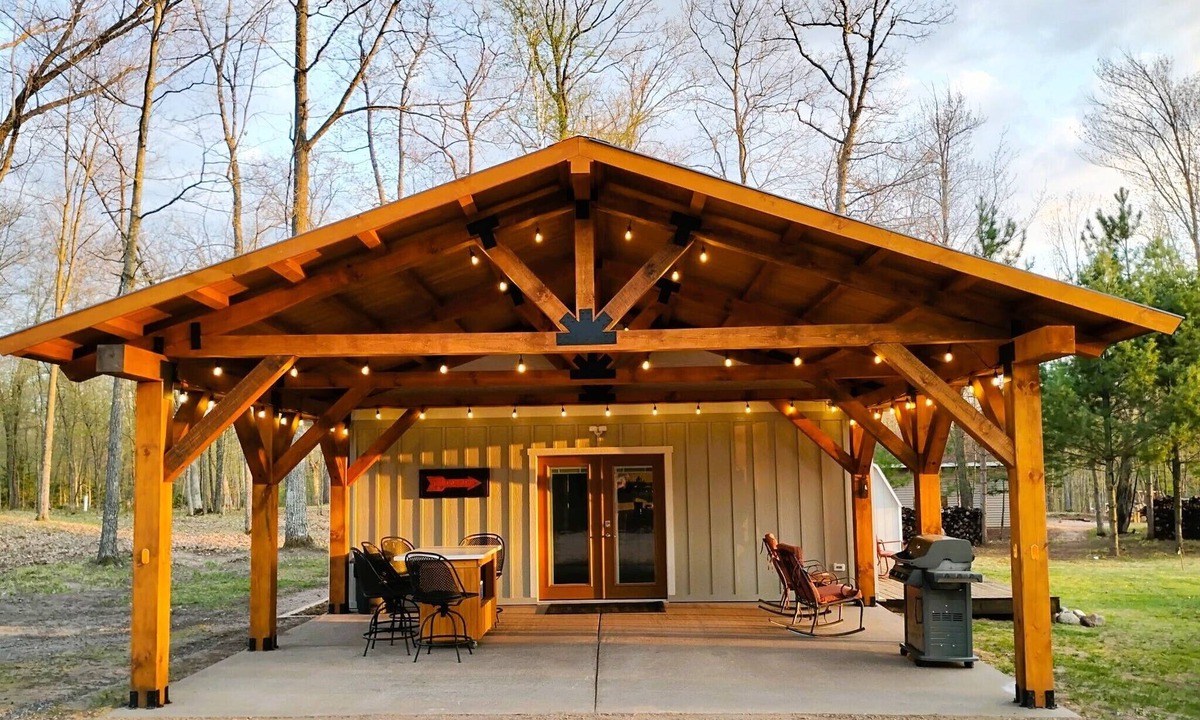 Spooner Cottage | Stay & Play On Beautiful Mystery Lake. Boat, Fish, Kayak, Campfires!