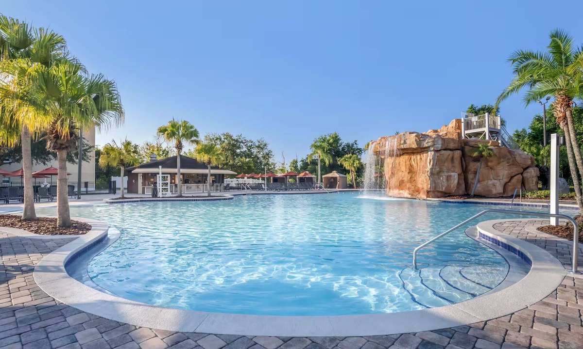 West Kissimmee Hotel | Stay Somewhere Worth Remembering! 2 Units with Kitchen, Outdoor Pool!