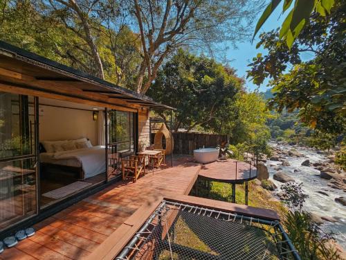Ban Ton Lung Cabin | Stay wild & cafe