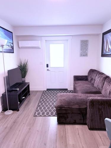Fairview Apartment | Stay with Silvia