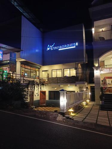 Aadit Hotel | Stayberries Silver Munnar