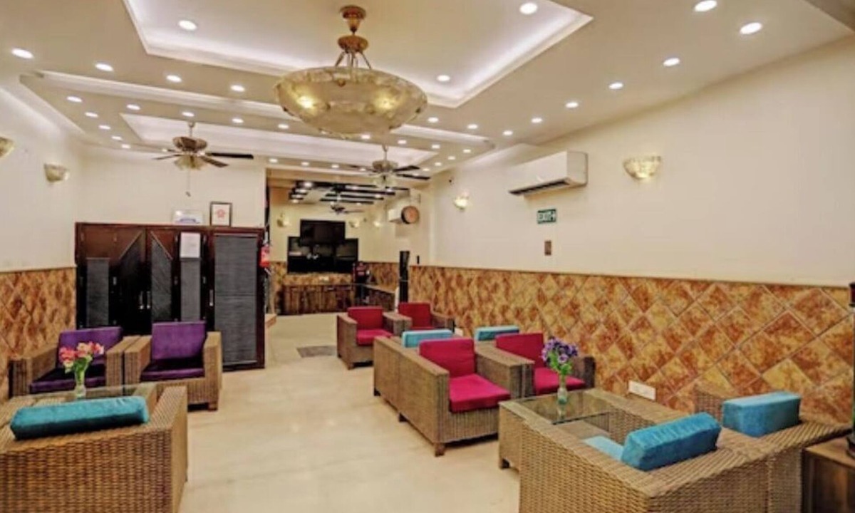 Paharganj Hotel | Staybook Atlanta@New Delhi Railway Station