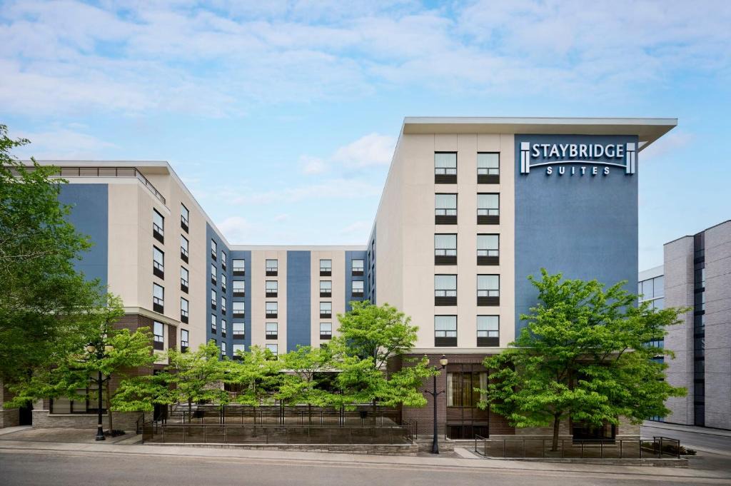 Central Hamilton Hotel | Staybridge Suites Hamilton - Downtown by IHG