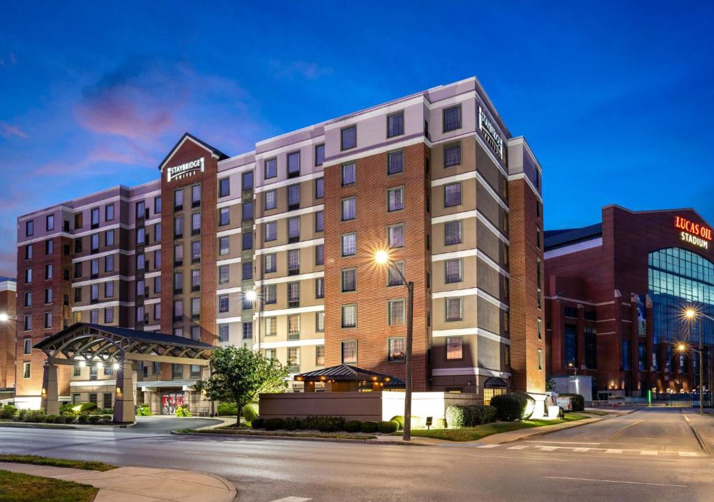 Downtown Indianapolis Hotel | Staybridge Suites Indianapolis Downtown-Convention Center by IHG