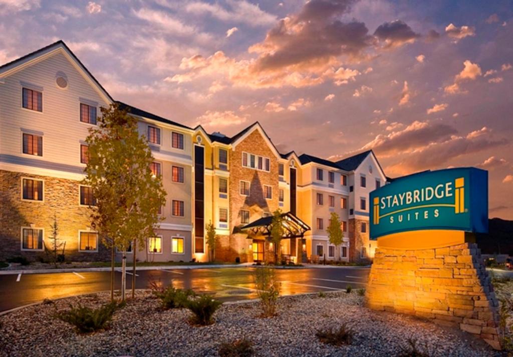 Rochester Hotel | Staybridge Suites Rochester by IHG