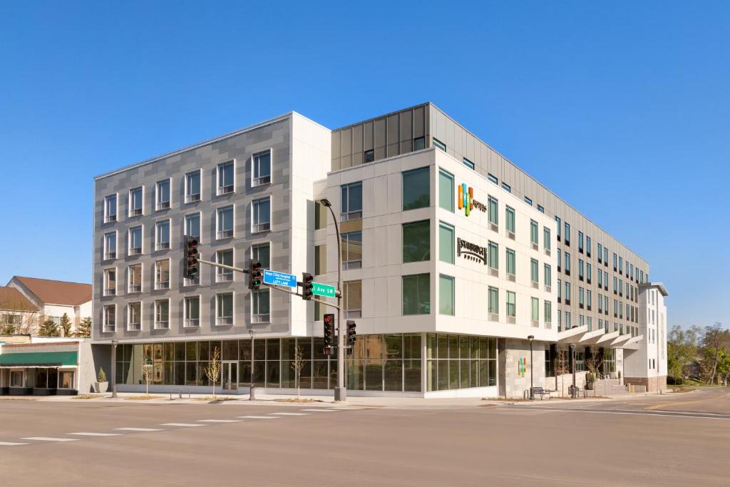 Kutzky Park Hotel | Staybridge Suites Rochester - Mayo Clinic Area by IHG