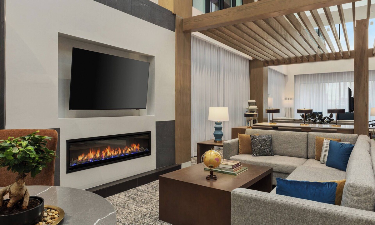 Etobicoke Hotel | Staybridge Suites Toronto Airport East by IHG