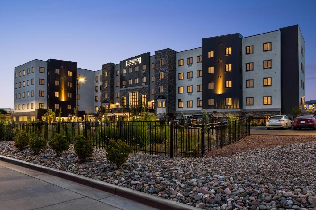 Northeast Colorado Springs Hotel | Staybridge Suites - Colorado Springs NE Powers by IHG