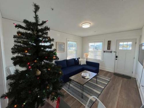 Coos Bay House | #StayInMyDistrict Bluebird Cottage Coos Bay