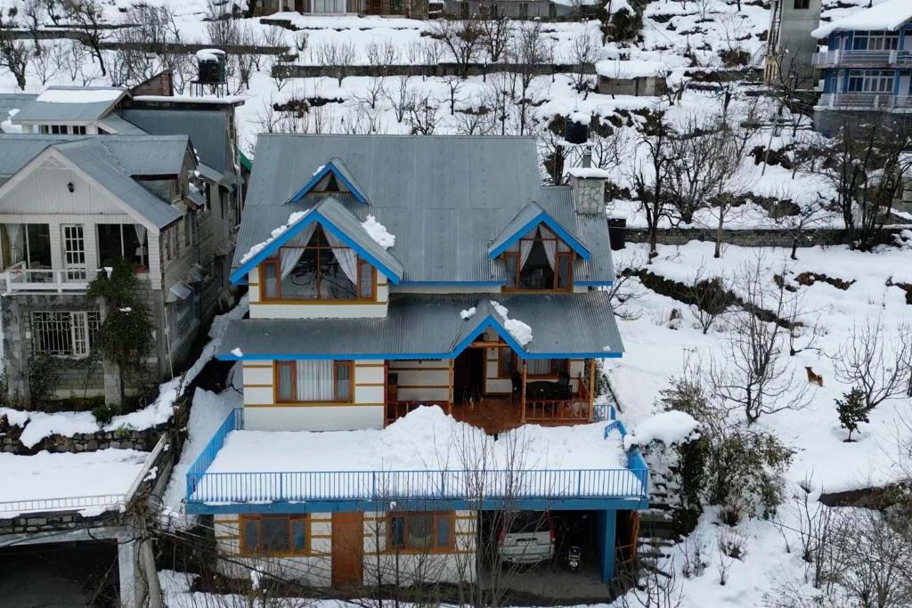 Manali Villa | StayVista at Jodhpur House - Heritage Stay, Manali
