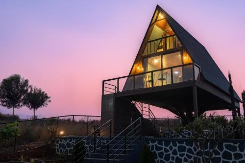 Bhor Villa | StayVista at Peak & Paddle with Lake View