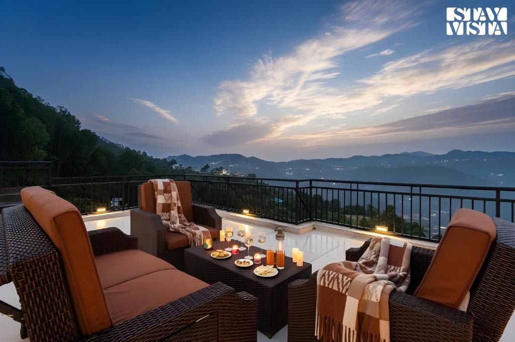 Kumarhatti Apartment | StayVista at Raga Living Luxury Apartment with Scenic Views at Kasauli