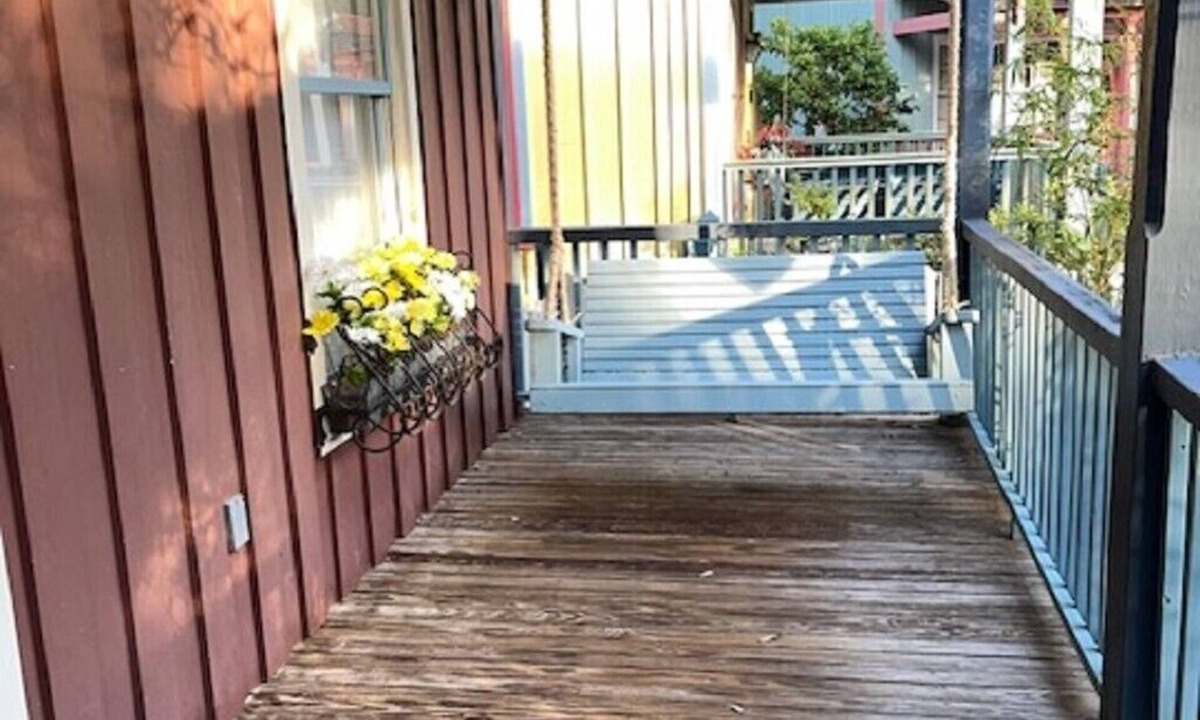 Steinhatchee Resort | Steinhatchee Landing Resort-Lazy Daisy #37-Dog Friendly THIRD NIGHT FREE