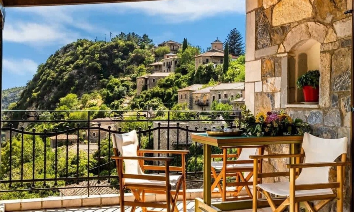 Trikolonoi Apartment | Stemnitsa Stone Residence - Comfy Mountain Getaway