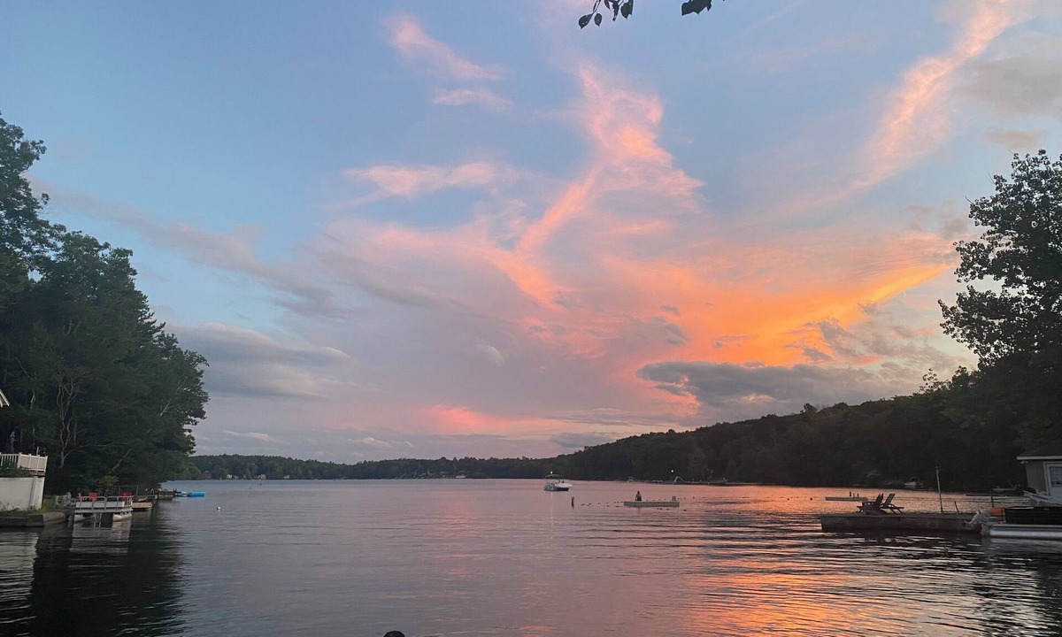 West Hill Lake Cottage | Step back in time with our 2-bedroom cottage in charming New Hartford!