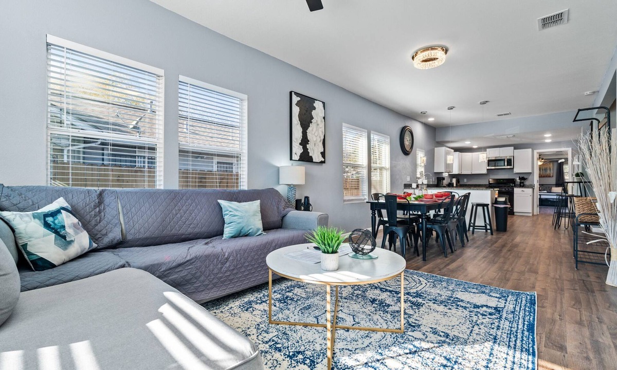 Denver Heights Cottage | Step Into Comfort in This 3br/2ba Downtown Retreat