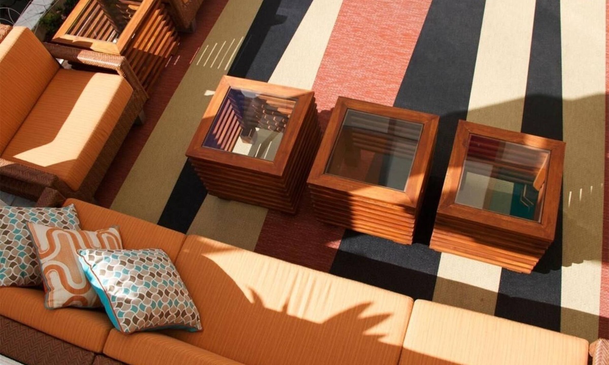 Waikiki Hotel | Step Out into Waikiki | Family Hotel w/Outdoor Pool & Breakfast