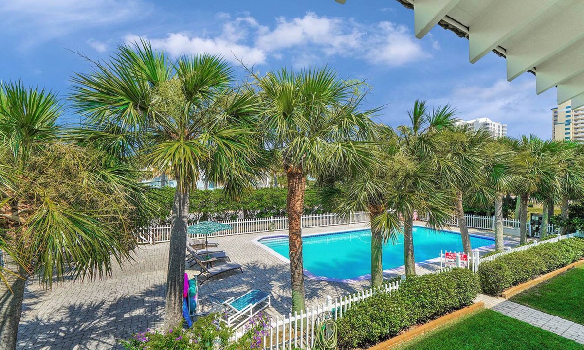 Navarre Beach House | Steps 2 Beach + Private Pool + 2 Kng Bed Soundside