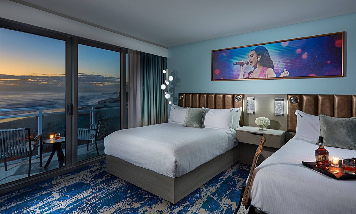 East Daytona Hotel | Steps Away from Daytona Beach! With Outdoor Pool, Pet-friendly Property