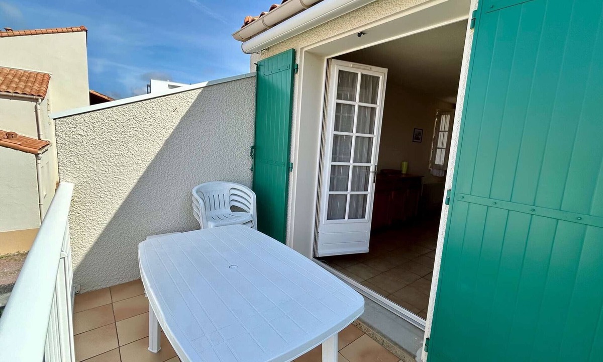 Saint-Georges-de-Didonne Apartment | Steps from Vallière Beach: Cozy 6-Person Apartment with Parking, Pet-Friendly, Balcon, and More