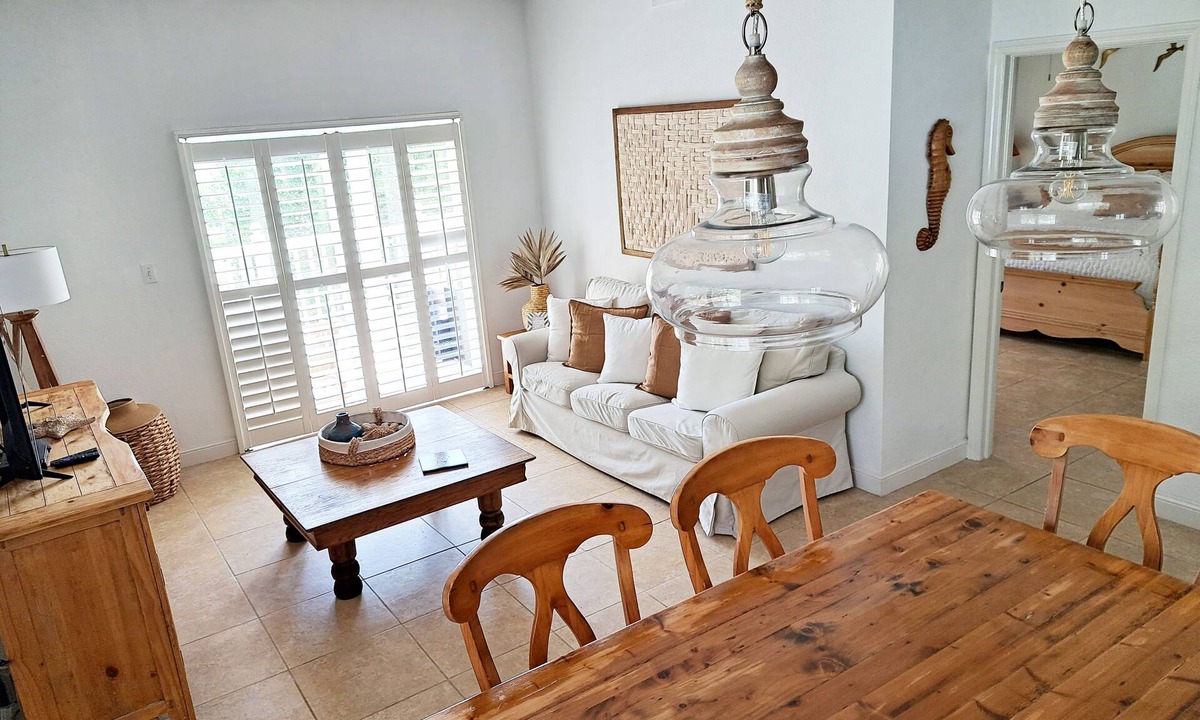 Bailey Town Apartment | Steps from beach and infinity pool, Golf Cart Optional