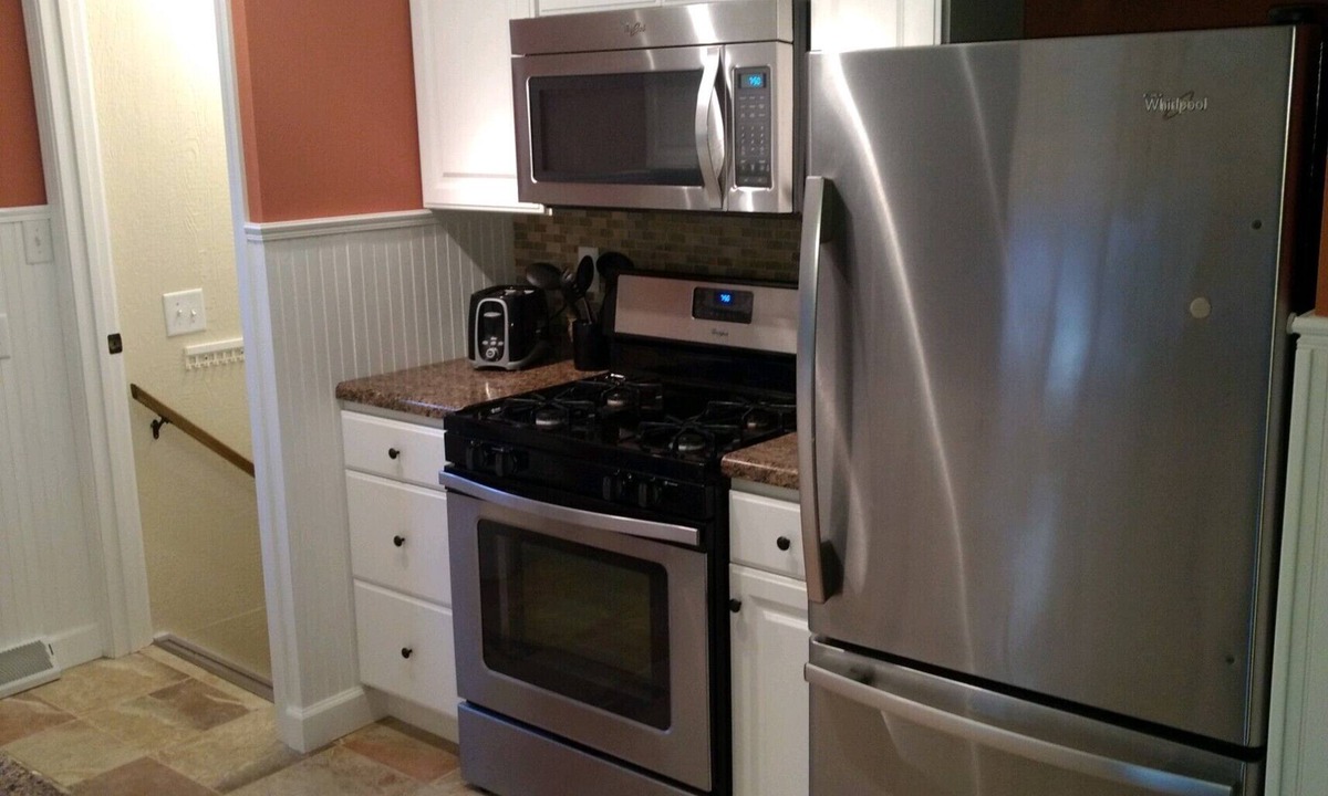 Tomahawk House | Steps from beach, snowmobile trail, boat dock. walking distance to downtown.