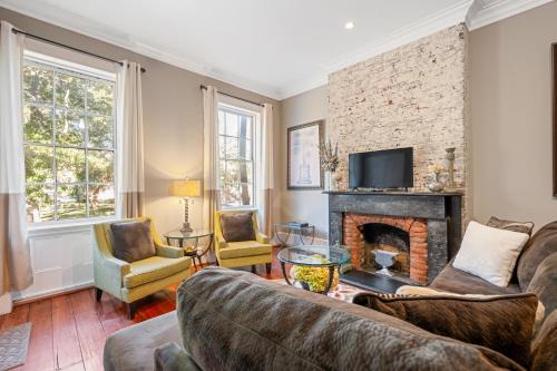 Historic District - North House | Steps From Broughton Walk To Shops And Bars-1-2