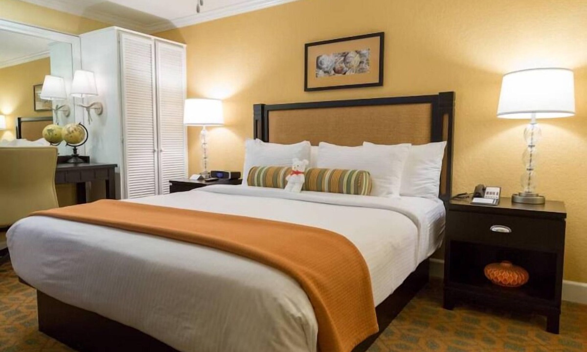 Carlsbad Village Hotel | Steps from Carlsbad Beach | 4 Units w/Balcony, Kitchen, Pool & Free Parking!