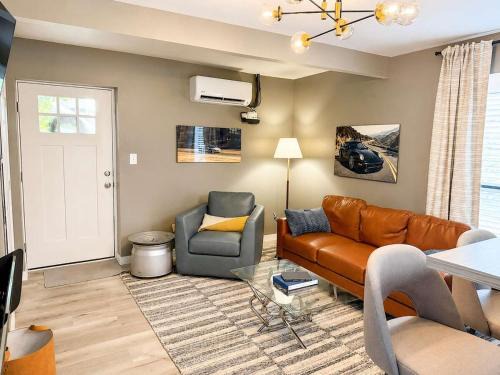 Cuyahoga Falls House | Steps from Spa - Sleeps 4 - Near CVNP