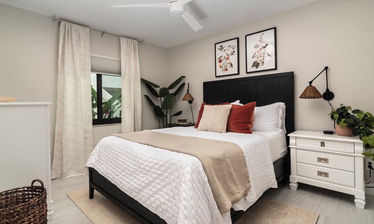Pelican Bay Condo | Steps From the Beach! Luxury 2BR condo