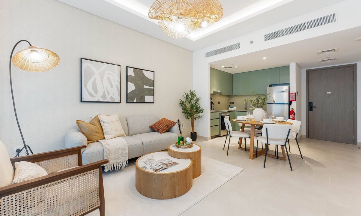Al Wasl Apartment | Steps from the Park, Mall and The Green Planet, Minutes to Metro