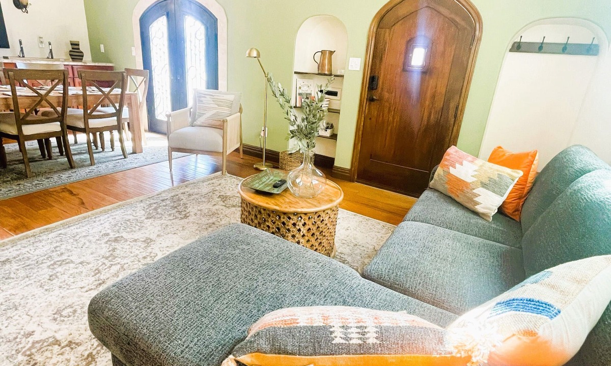 Belmont Shore House | Steps from the sand, well-stocked, clean, family beach home. AC & easy pkg.