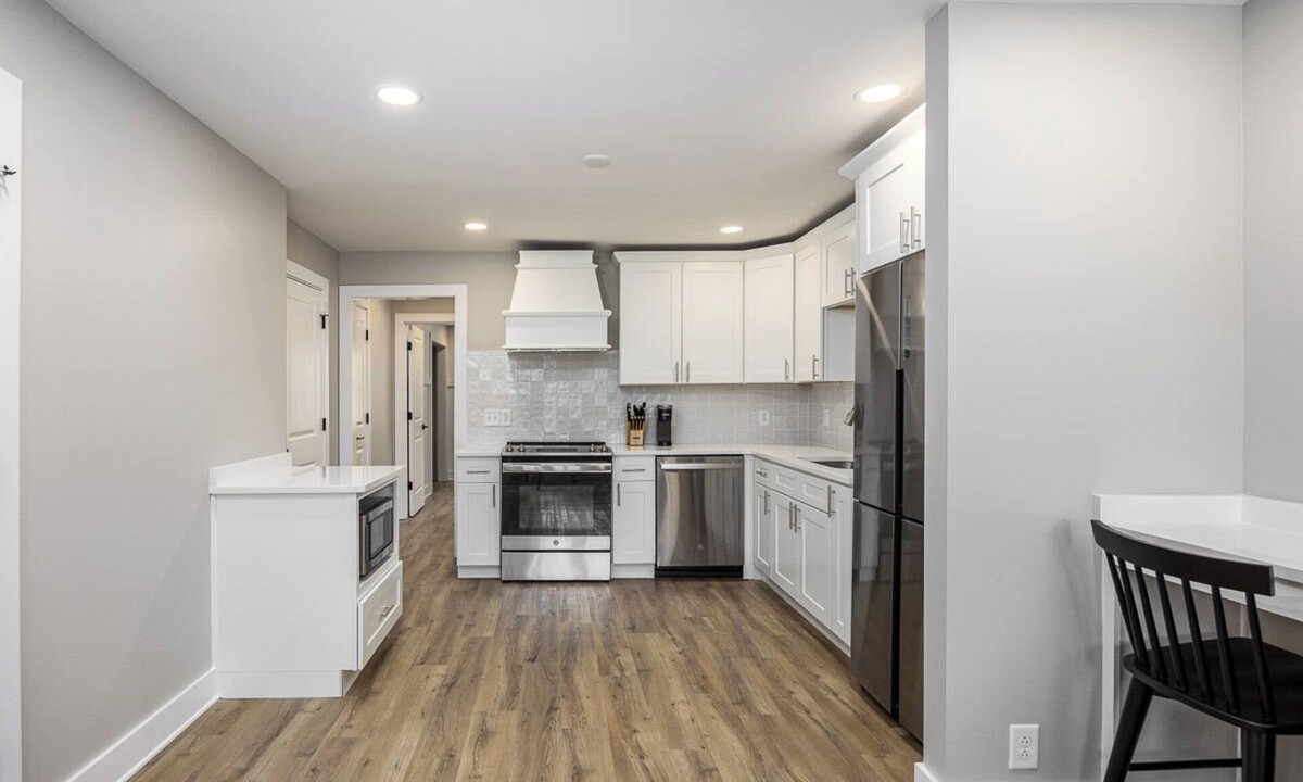 Hillsboro West End House | Steps from Vanderbilt | The Nomad #12