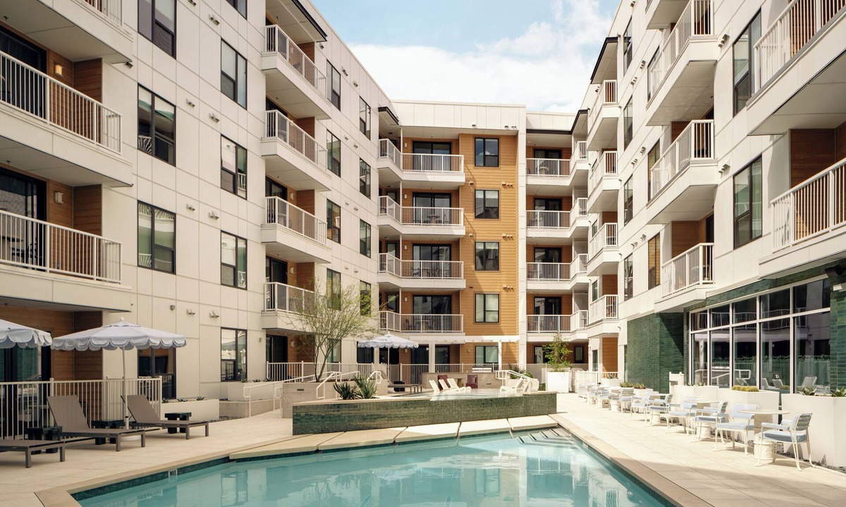 South Lamar Apartment | Steps from Zilker | Pool, Dining, Bar, Creative Co-Working Space | The Code