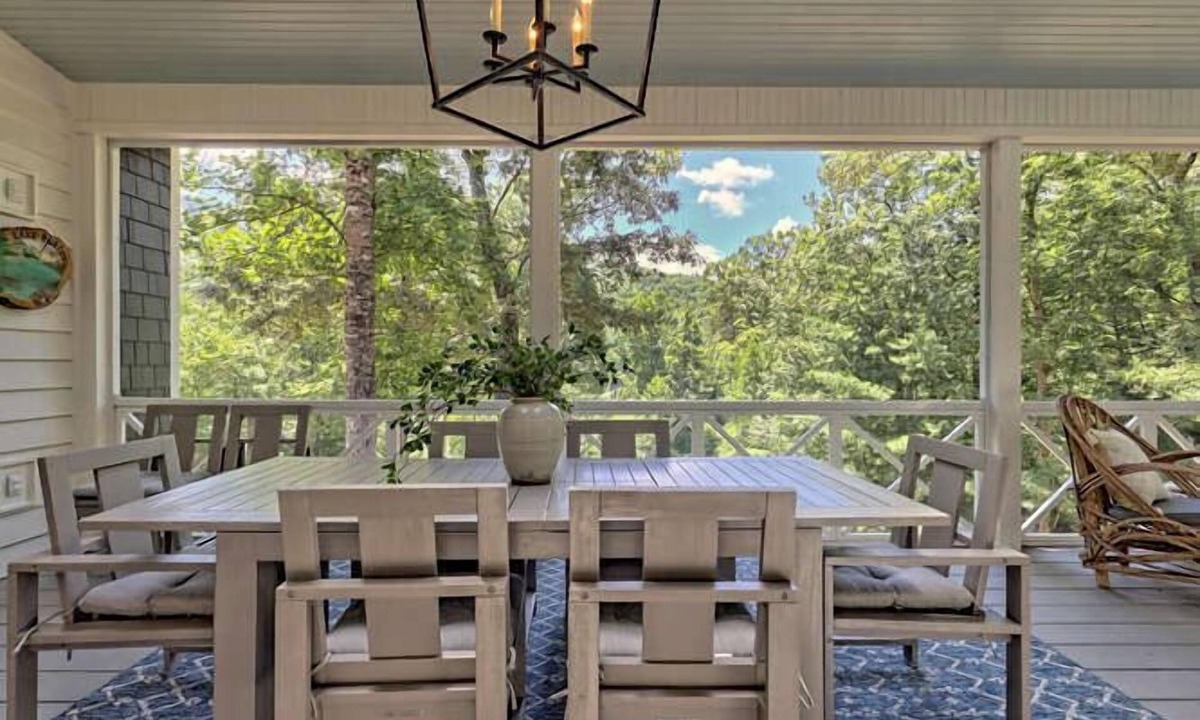 Clayton House | Steps to Anchorage Marina! Private Burton Retreat!