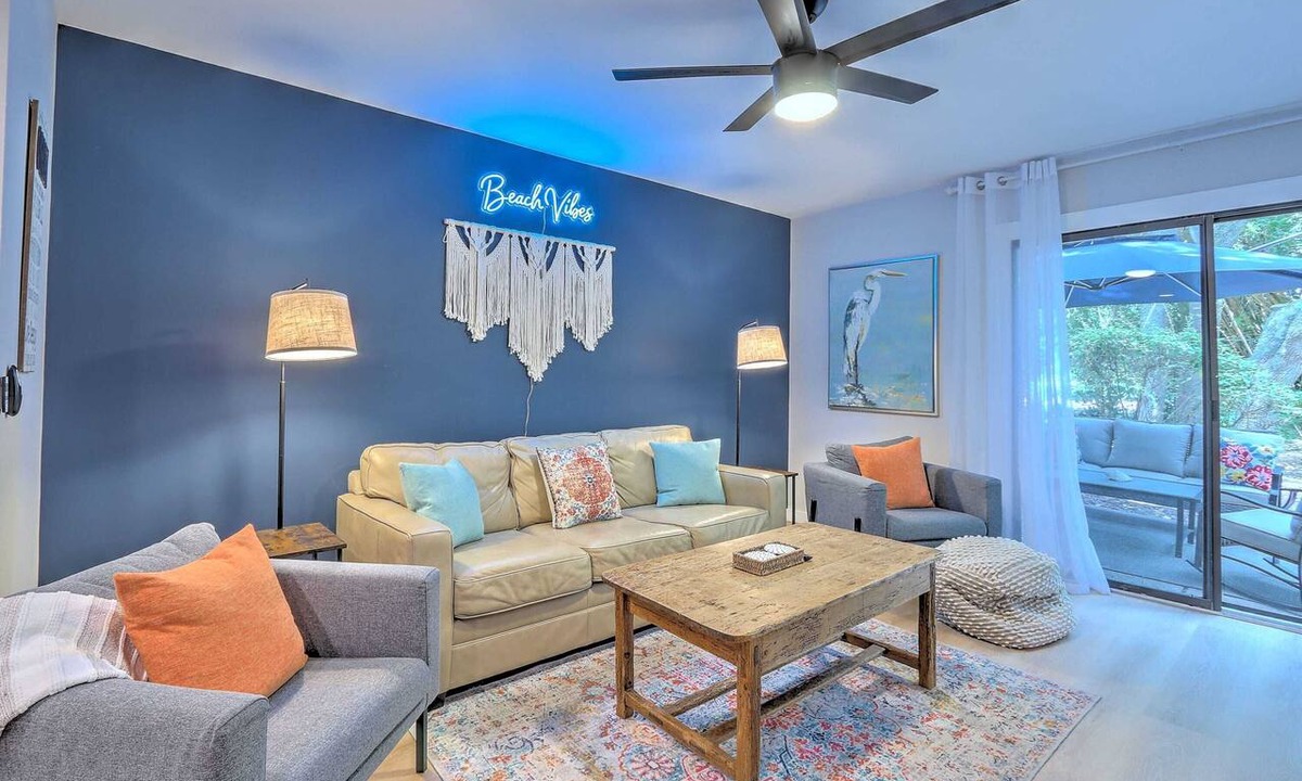 Folly Field Condo | Steps to Beach-Hilton Head Condo-Pet Friendly