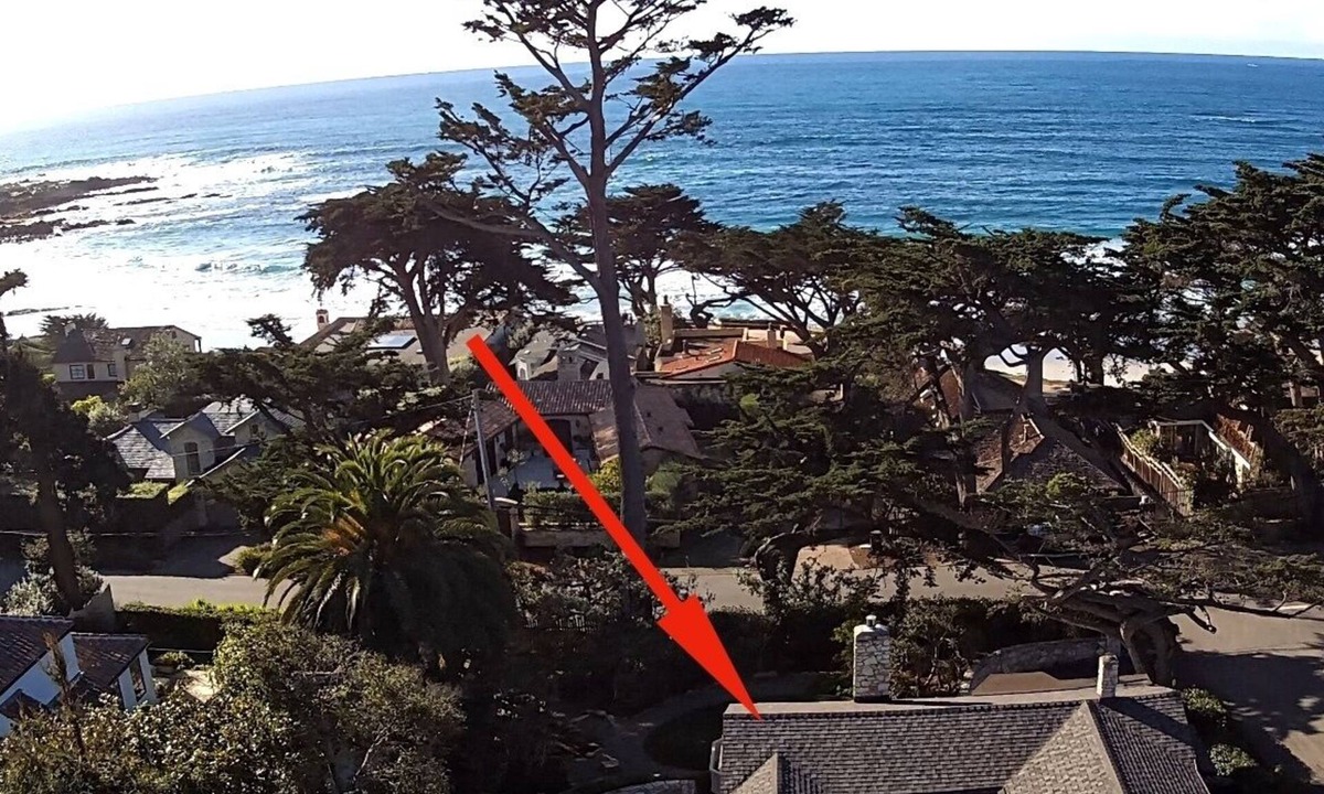 Golden Rectangle House | Steps to Beach- Ocean views - Dog Friendly