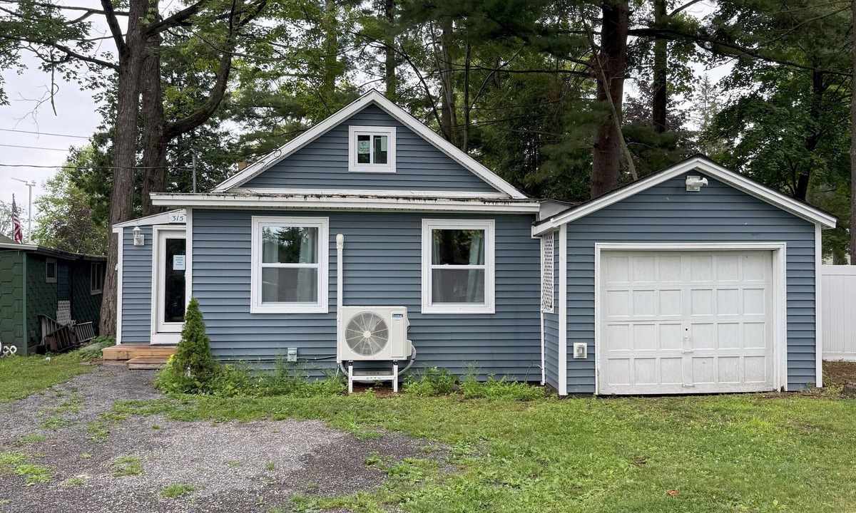 Sylvan Beach House | Steps to Beach - 3BR-2BA Gem!