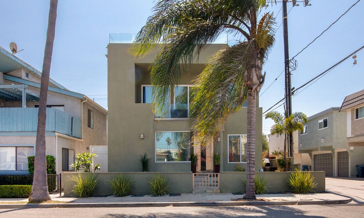 Old Towne House | Steps to Beach Ocean-View Luxury Home w/Rooftop Deck & Private 2-Car Garage
