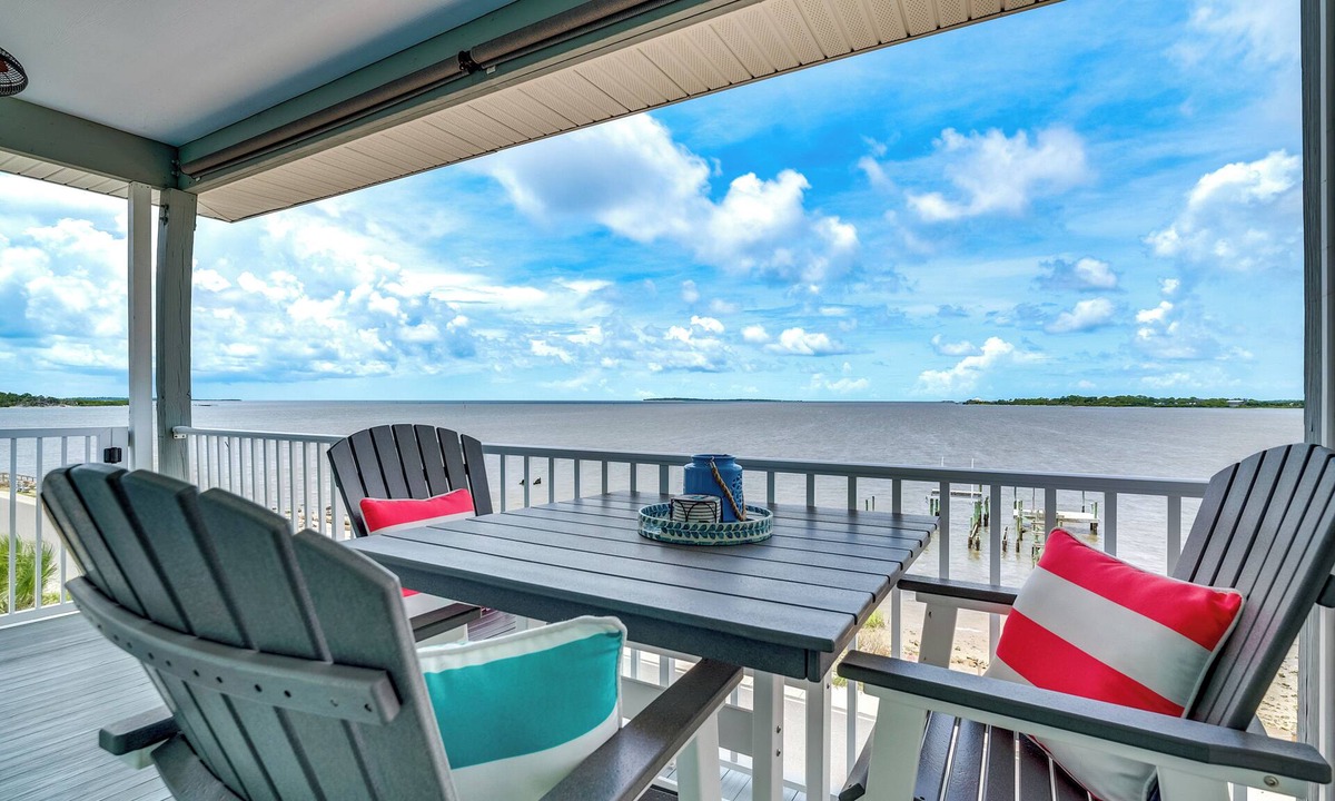 Cedar Key House | Steps to Beach: Waterfront Cedar Key Home!