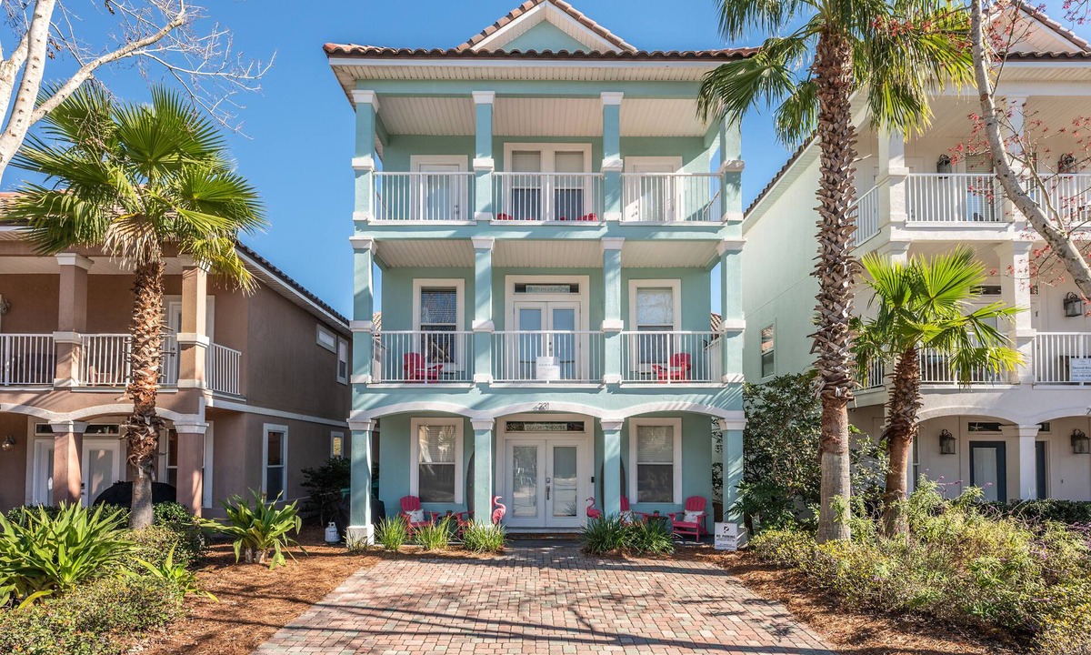 Villages of Crystal Beach House | Steps to Oasis Pool & Beach, 2 Living Areas, Games 6Bedrooms