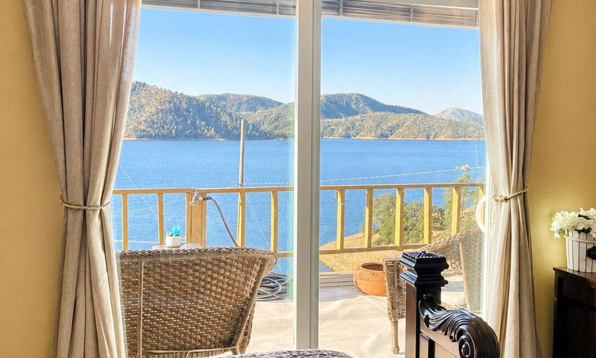 Sanger House | Steps to Pine Flat Lake & Marina