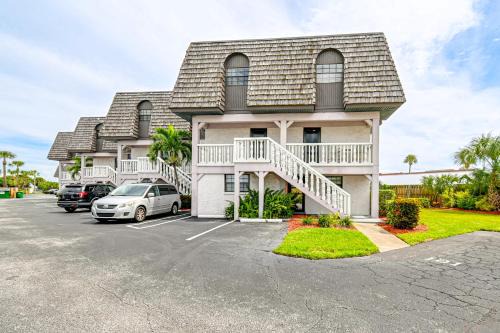 Avon By The Sea House | Steps to Sand: Condo w/Pool Access in Cocoa Beach